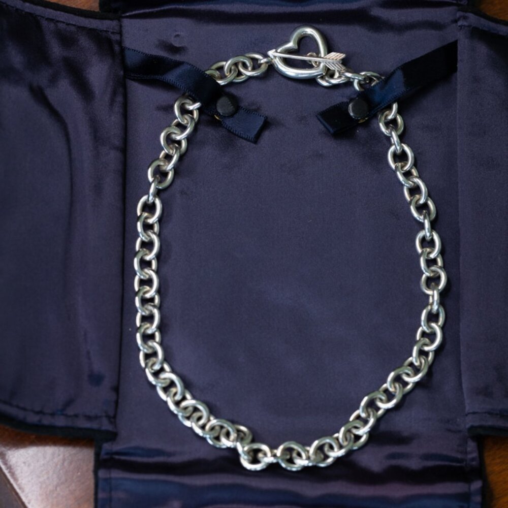 VINTAGE TIFFANY! Return to Tiffany & Co Arrow Heart Chain Toggle Necklace